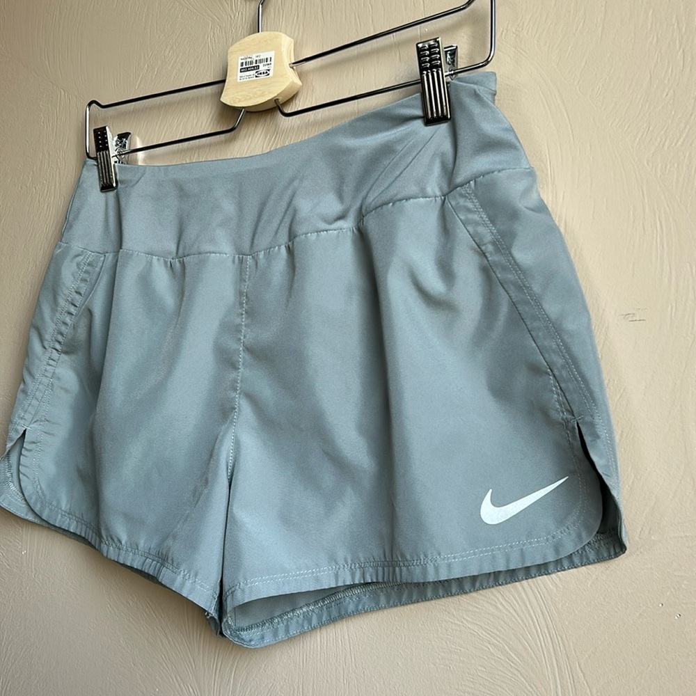 Nike Dri-Fit Gray Women’s Athletic Running Shorts. Elastic Waist. Size Medium.